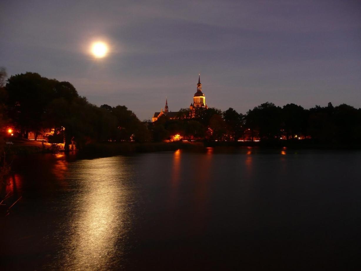 Pension Altstadt Moench In Top Lage Preis Inclusive 5 Prozent Bettensteuer Und Fruehstueck Stralsund Buitenkant foto