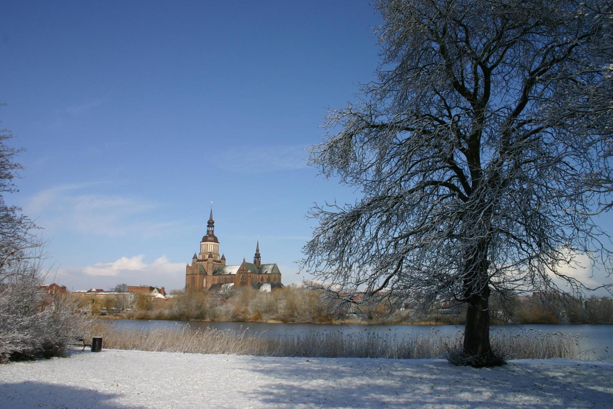Pension Altstadt Moench In Top Lage Preis Inclusive 5 Prozent Bettensteuer Und Fruehstueck Stralsund Buitenkant foto